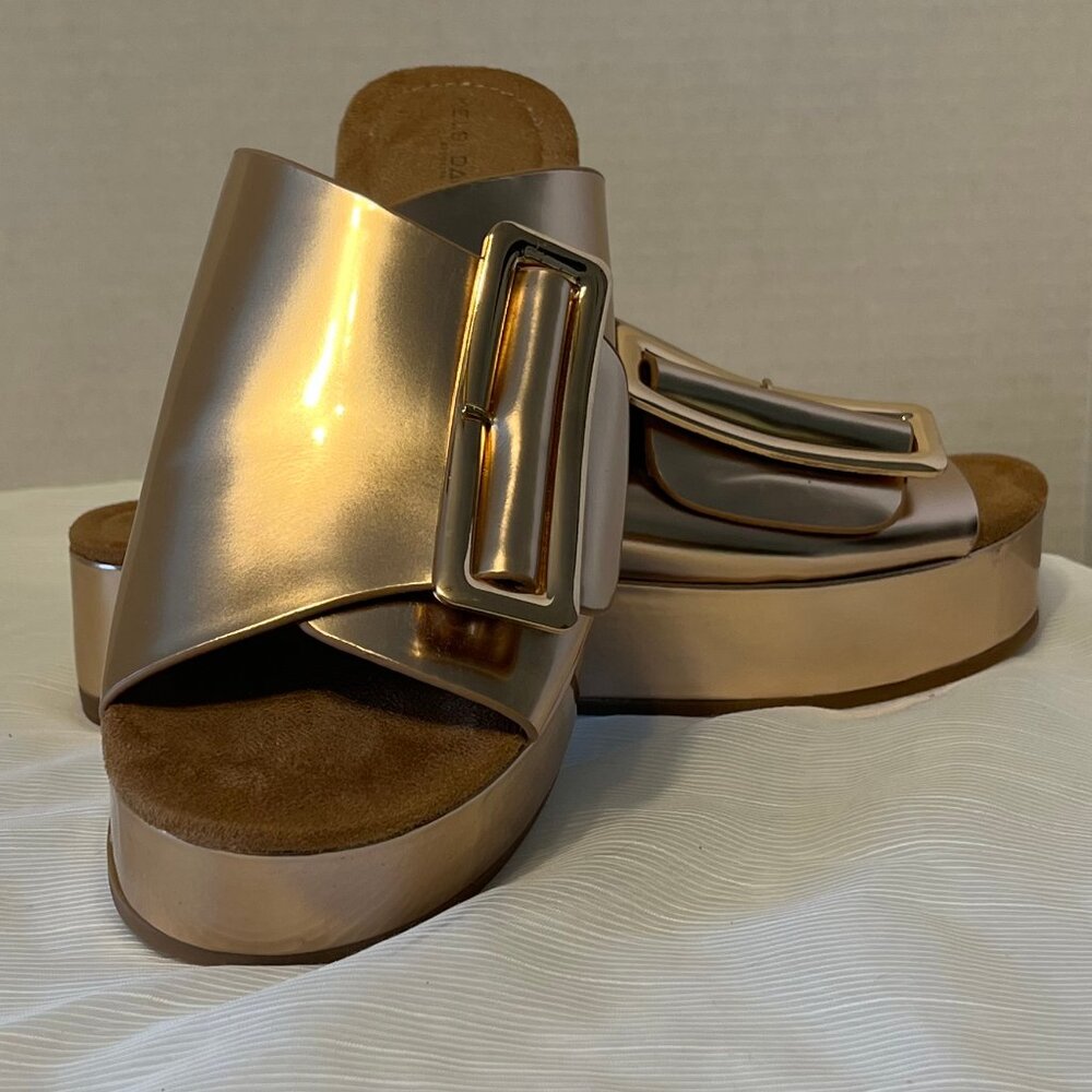 Kelsi Dagger Brooklyn Dover Platform Sandals in Gold